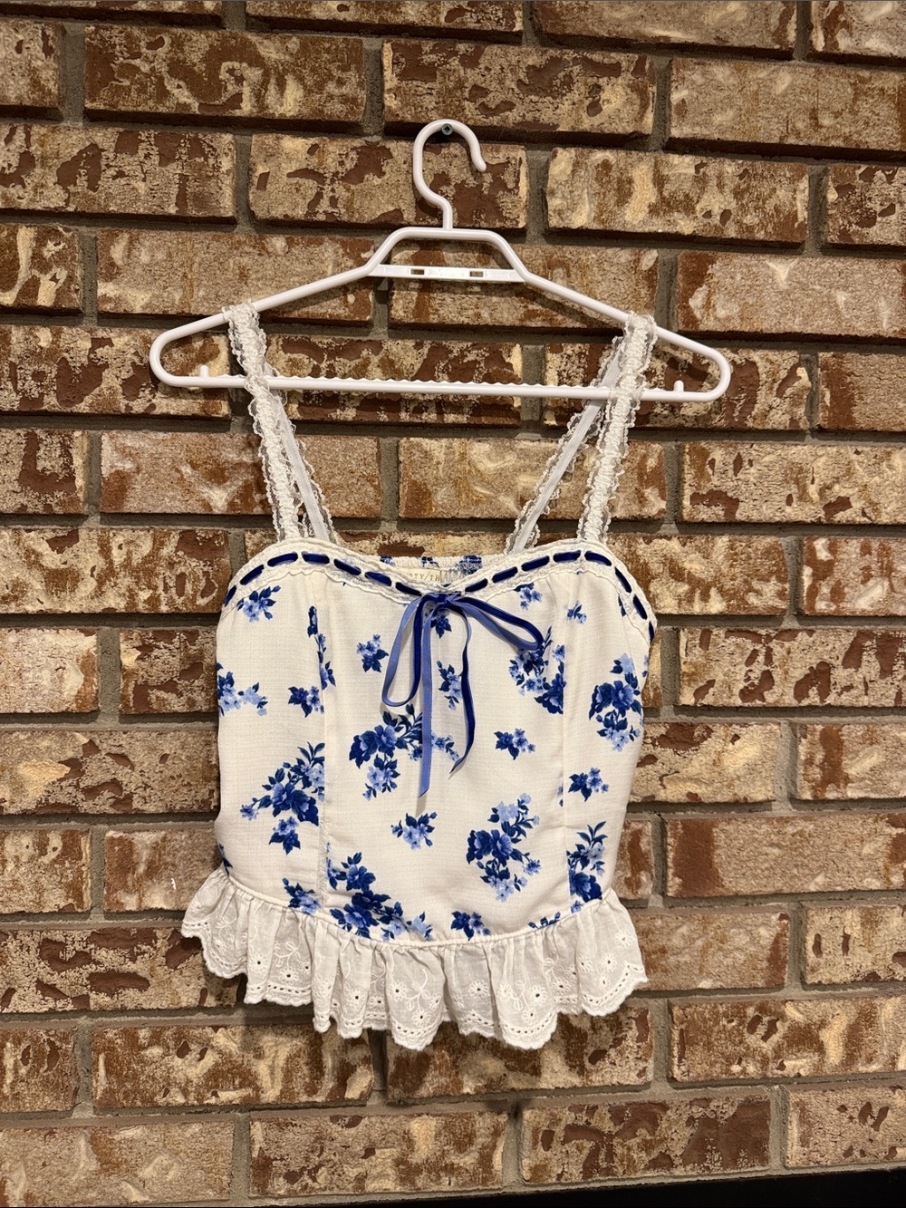 Thirty‎ Thirty LA White & Blue Floral Lace-Trim Cami Top - Picture 2 of 5